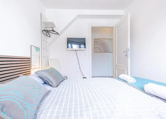 Spacious & Comfy Private In 3br Shared Apt, Very In Apartamento Viena