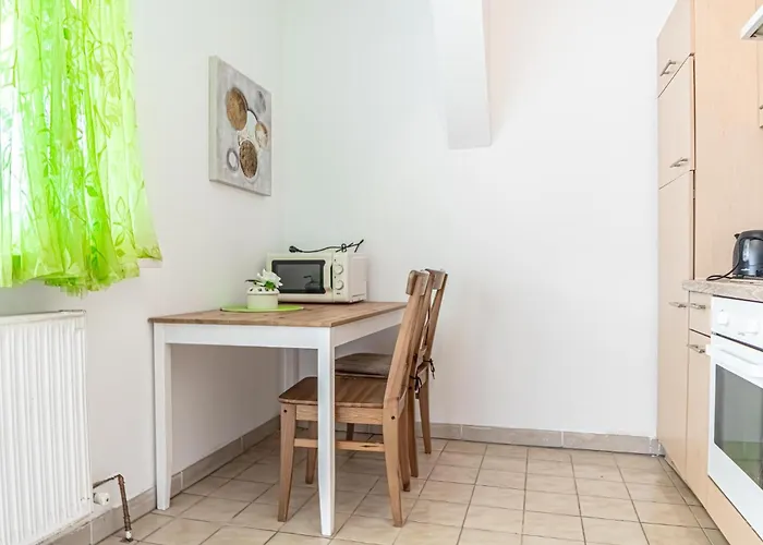 Spacious & Comfy Private In 3br Shared Apt, Very In Apartamento Viena