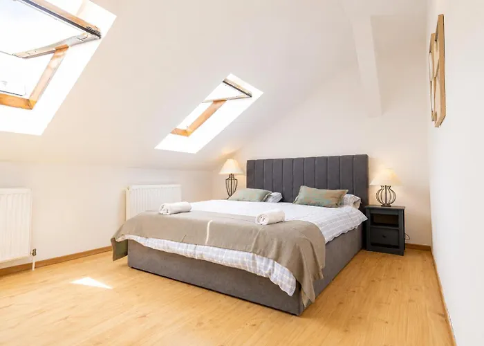 Spacious & Comfy Private In 3br Shared Apt, Very In Apartamento