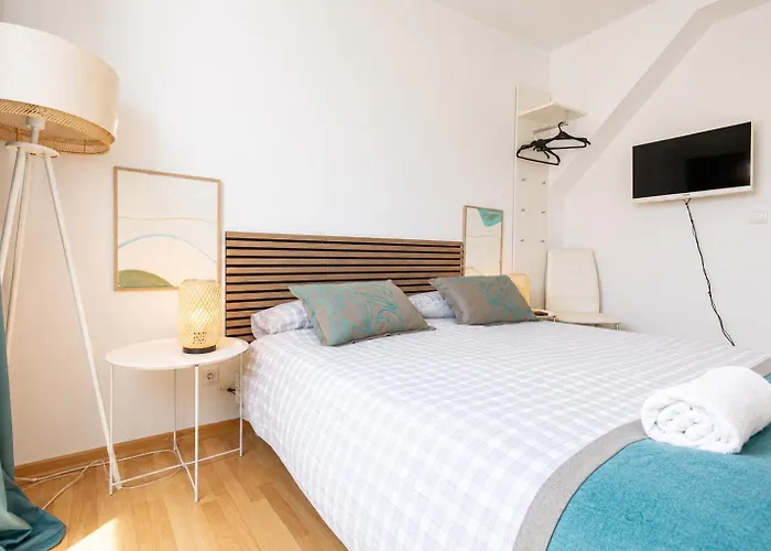 Spacious & Comfy Private In 3br Shared Apt, Very In