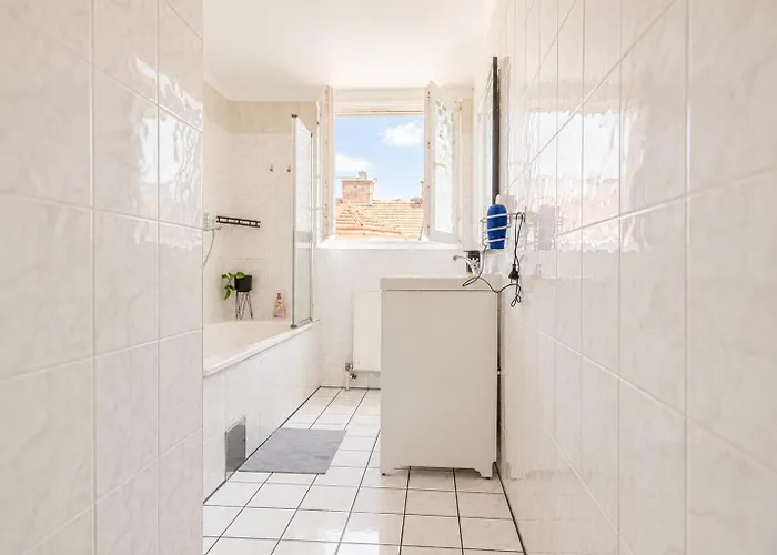 Apartamento Spacious & Comfy Private In 3br Shared Apt, Very In Viena